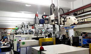 在生產(chǎn)大批量的塑料注塑件時(shí)，如何最大限 度地提高生產(chǎn)量并降低成本？